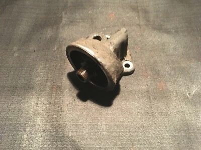 01-03 Dodge Caravan Chrysler Voyager 3.3L EGA carcaça de filtro de óleo com fixador - Imagem 1 de 2