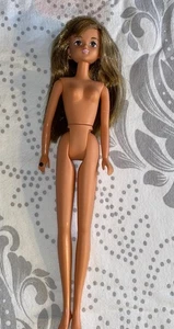 Vintage 1987 Takara Doll With Light Brown Hair Brown Eyes Medium Complexion - Picture 1 of 3