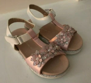 Sandalias Fame Forever de agua salada rosa Flower Power para niñas pequeñas (talla 6 EE. UU.) - Imagen 1 de 7