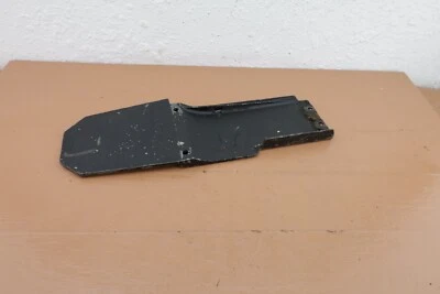 Motosierra McCulloch Pro Mac 610 OEM placa inferior Foto 1 de 4