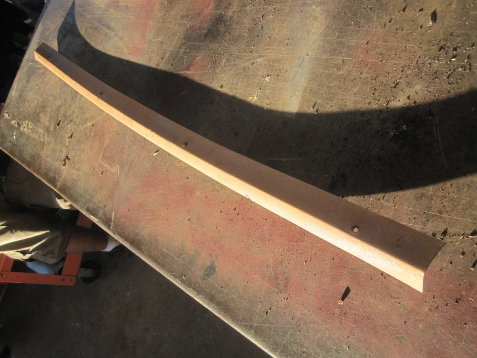 75-81 GM F CARROCERÍA INTERIOR VENTANA TRASERA MOLDURA EN TECHO OEM Foto 1 de 1