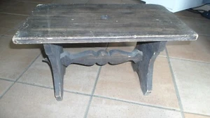 Sgabello rustico antico in legno - Foto 1 di 6