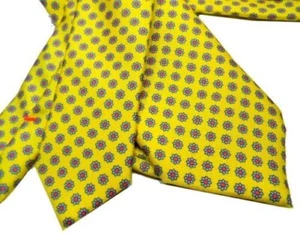 Corbata Seda Amarilla con Estampado Hombre A Pequeñas Flores Delgada Talla 5 E 7 Made IN - Imagen 1 de 6