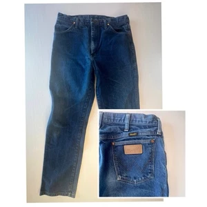 Vintage Wrangler Jeans Mens 35x32 Blue 13MWZ Med Wash Cotton Straight Denim - Picture 1 of 15