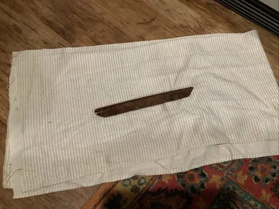 Отделка левой центральной консоли MERCEDES-BENZ NOS 2126903862 от оригинального производителя - Изображение 1 из 3