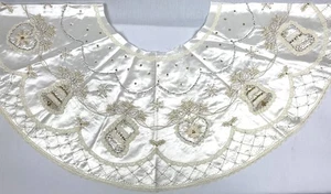 Vintage Finished Bucilla White Satin, Sequin & Lace Tree Skirt w/ 6 Matching Orn - Picture 1 of 17