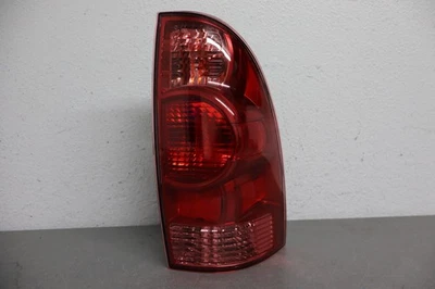 Toyota Tacoma 2008 2015 luz trasera derecha OEM Foto 1 de 4