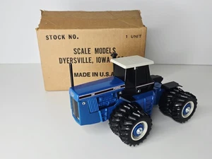 Scale Models - Ford 1156 Versatile Tractor - 1:32 - 1990 "Parts Mart" With Box - Picture 1 of 18