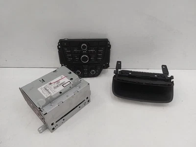 2011 VAUXHALL MERIVA Mk2 OEM Radio/CD/Stereo Head Unit No Code Available - Image 1 of 4