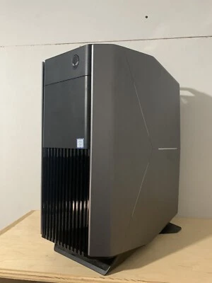 Alienware Aurora R8 *Genial* (RTX 2070, I7 9700k @3.6ghz, 16GB RAM, 500GB SSD) Foto 1 de 4