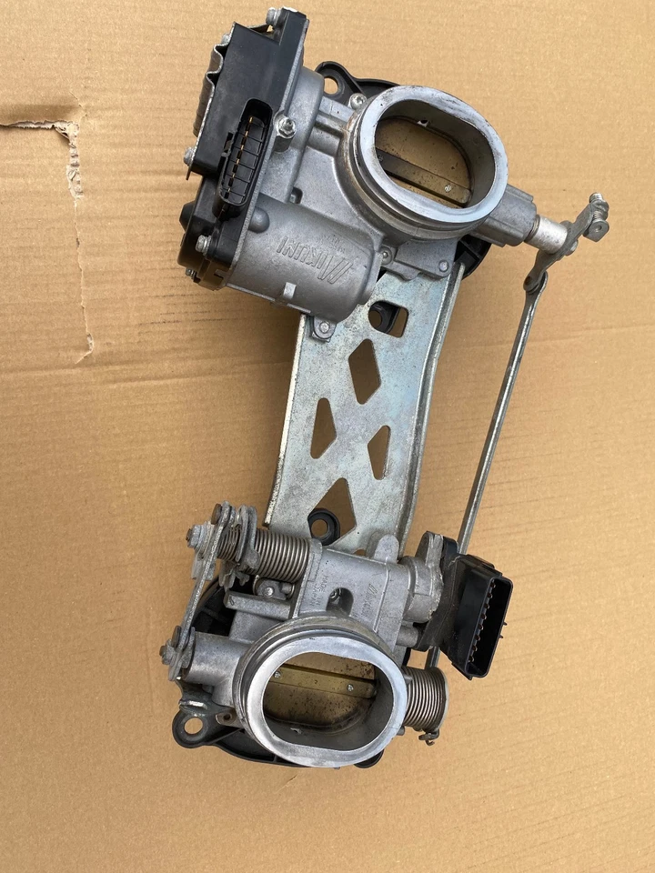 Ducati Multistrada 1200 1200S Cuerpos del acelerador Enganche + TPS Completo Foto 1 de 4