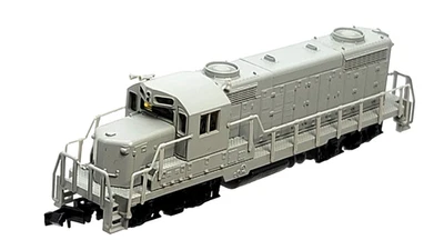 N Life-Like 7135 EMD GP18 Undecorated Locomotive (Tested) rapido couplers - Image 1 of 4