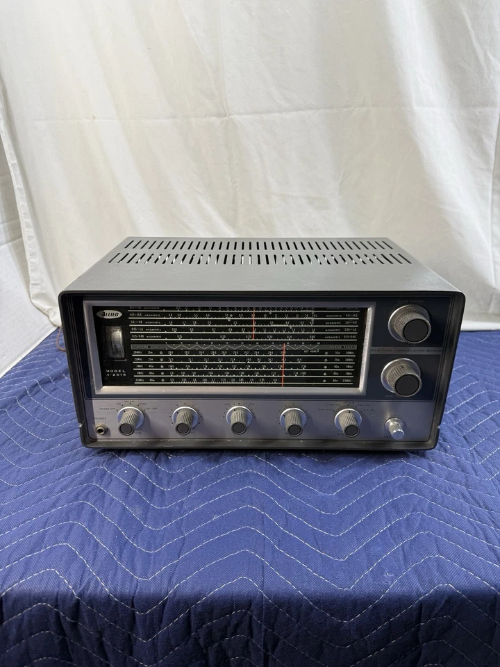Receptor de ondas curtas Allied A-2515. Rádio de comunicação de estado sólido cinco bandas - Imagem 1 de 4