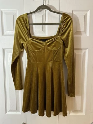 Nuevo con etiquetas Mini Vestido Forever 21 Terciopelo Sweetheart Dorado Hombros Encendidos S Foto 1 de 4