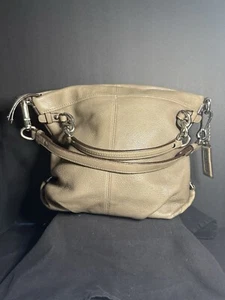 Coach 14142 Brooke Taupe Pebbled Leather Hobo Shoulder Hand Bag Handbag Purse - Bild 1 von 6