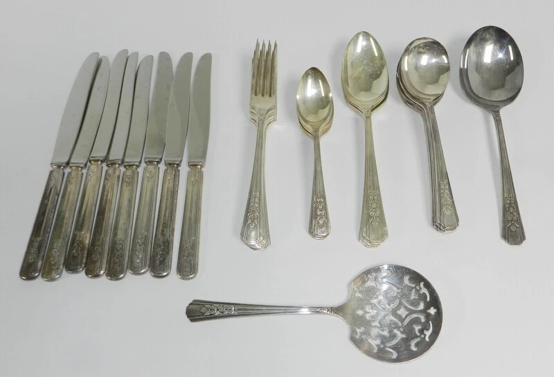 Lote de 39 piezas cubiertos Rogers Rosalie A1 Plus plateados Oneida plateados Foto 1 de 4