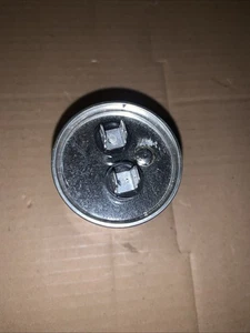 DESHUMIDIFICADOR / CONDENSADOR AC CBB65 250 VAC (35 uF) - Imagen 1 de 1