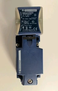 Induktiver Näherungssensor 40x40x117 Sensor Dist 20mm 12-48VDC Telemecanique - Bild 1 von 11