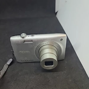 Nikon COOLPIX S3200 16.0MP Digital Camera - Silver - NO CHARGER #2 - Picture 1 of 4