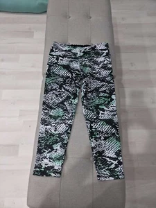 FlyWheel Sports Spin Green White Black SnakeSkin Pattern Leggings Capris L NWOT - Picture 1 of 5