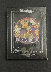 DISNEYLAND Pin 2004 FEATURED ARTIST CELEBRATE AT MICKEYS PLACE Jumbo Spinner New - Picture 1 of 1