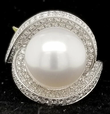 18K  WHITE GOLD NATURAL DIAMOND  ROUND PEARL RING  - Image 1 of 4