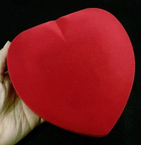 Leuchtend rot Herz beflockt Samt Satin gefüttert große Halskette Ohrring Geschenkbox - Bild 1 von 3