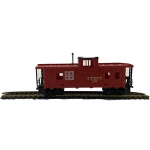 TYCO SANTA-FE AT & SF 7240 RED CABOOSE HO SCALE VINTAGE Train Car - Picture 1 of 8
