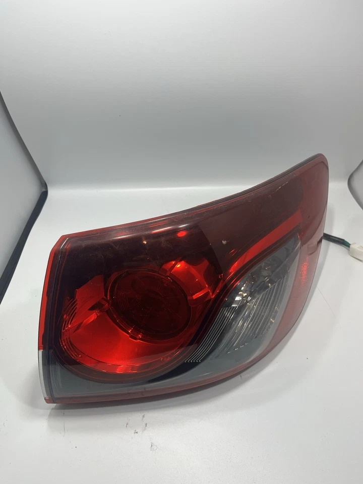 Conjunto de luz trasera exterior lateral derecha Mazda Cx9 2013-2015 TK21-51-150A Foto 1 de 4