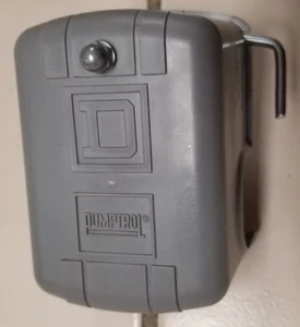 Pumptrol D Schneider B2334 Pressure Switch - Picture 1 of 5