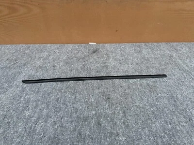 TIRA MOLDURA VENTANA PASAJERO DELANTERO DERECHO BMW F01 F02 ALPINA B7 11-15 OEM Foto 1 de 4