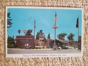 EINGANG NACH FORT MICHILIMACKINAC, MACKINAW CITY, MICHIGAN.VTG POSTKARTE*P72 - Bild 1 von 2