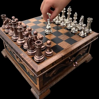 Jeu d'échecs ancien plateau puzzle en bois fait main avec clé cachée 🎁... - Photo 1/4