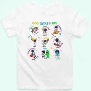 Camisa versículo bíblico Dios dice que soy Embárcate en un viaje cósmico con nuestro astronauta Sp - Imagen 1 de 7