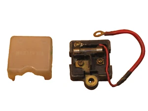 1981 Suzuki GS 500 L GS500L Fuse Box - Picture 1 of 1