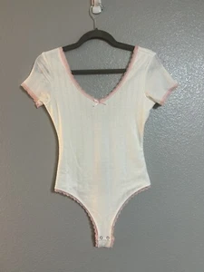 Women’s white pink lace detail low back shirt bodysuit size small - Picture 1 of 4
