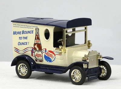 Banco de camión de reparto vintage Golden Wheel modelo T Foto 1 de 4