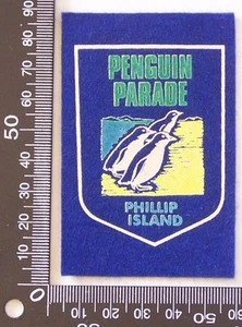 VINTAGE PENGUIN PARADE PHILLIP ISLAND EMBROIDERED SOUVENIR PATCH CLOTH BADGE - Picture 1 of 1