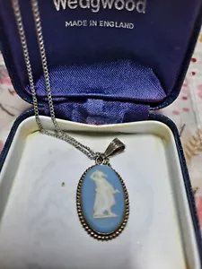 VINTAGE WEDGWOOD JASPERWARE STERLING SILVER CAMEO PENDANT NECKLACE W/ BOX - Picture 1 of 7