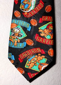 GARFIELD PAWS ADDICTION Cat Football PRINT TIE 100% Polyester Gridiron FOOTBALL - Picture 1 of 4