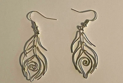 Pendientes de pluma de pavo real, plata de ley Foto 1 de 4