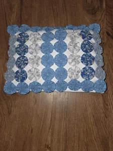 Vintage YoYo Quilt Blau Rechteckig Überwurf Akzent Kissen - Bild 1 von 4
