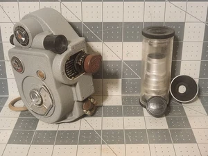 Vintage 1940s Revere Eight Model 88 8mm Movie Camera Extra Lenses, FREE SHIP-48! - Picture 1 of 18