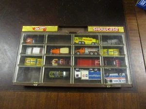 Vetrina Hot Wheels 1981 con 14 auto - Foto 1 di 3