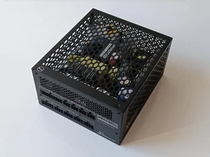 Seasonic PRIME 600 Titanium Fanless ATX Netzteil in OVP (SSR-600TL) 600W, 80Plus - Afbeelding 1 van 12