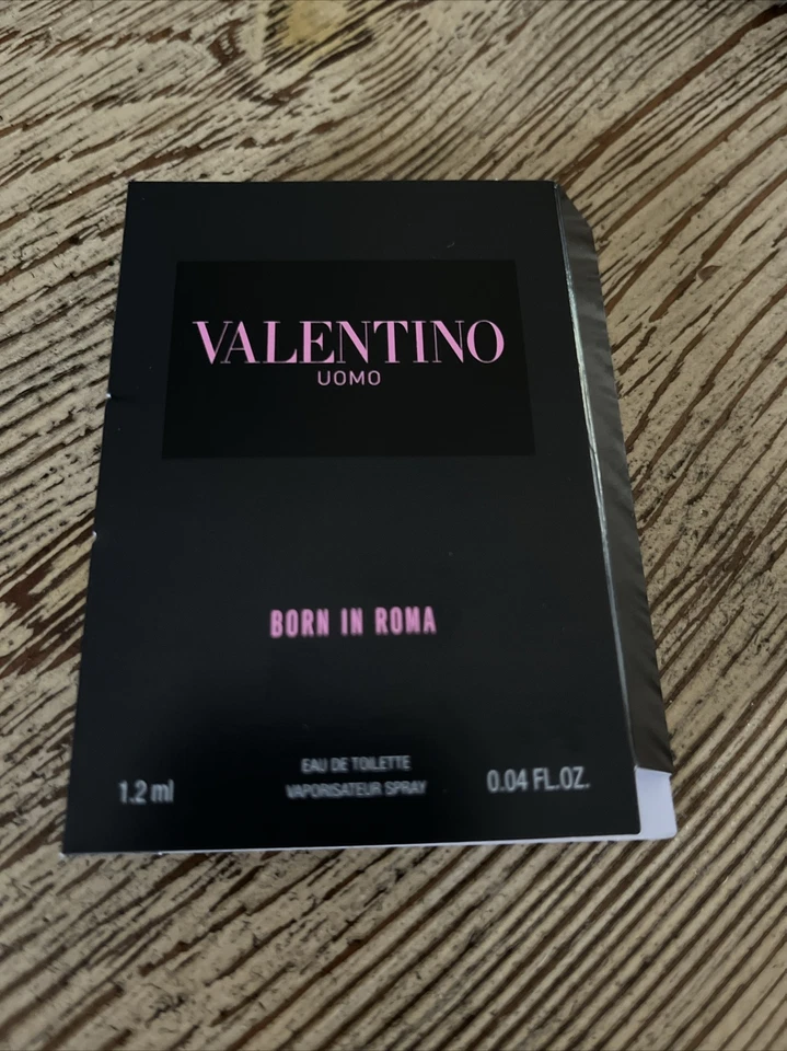 Valentino Uomo Born In Roma Eau de Toilette Spray Muestra 1.2ml 0.04oz Nuevo Foto 1 de 1