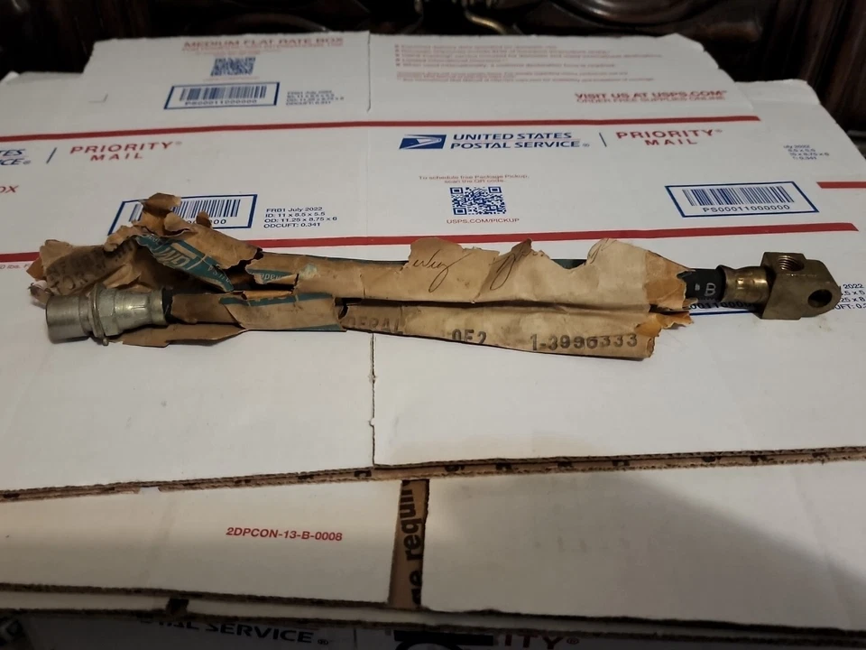 Manguera de freno trasero GM # 3996333 Chevrolet Vega (140) 1971-74 nuevo de lote Foto 1 de 4