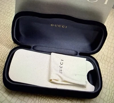 Nuevo GRANDE Estuche Gucci Negro Carcasa Rígida Gafas de Sol y Anteojos Estuche de Terciopelo Negro Foto 1 de 2