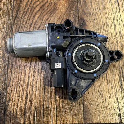 ПРОВЕРЕННОЕ ЗАРЯДНОЕ УСТРОЙСТВО CHRYSLER 300 ПЕРЕДНЯЯ ПАССАЖИРСКАЯ БОКОВАЯ ДВЕРЬ СТЕКЛОПОДЪЕМНИК MTR 11-23 - Изображение 1 из 4