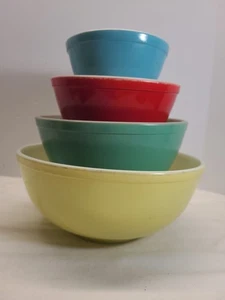 Pyrex Vintage Primary Colors Nesting Mixing Bowls Set Red Blue Green Yellow. USA - Picture 1 of 13